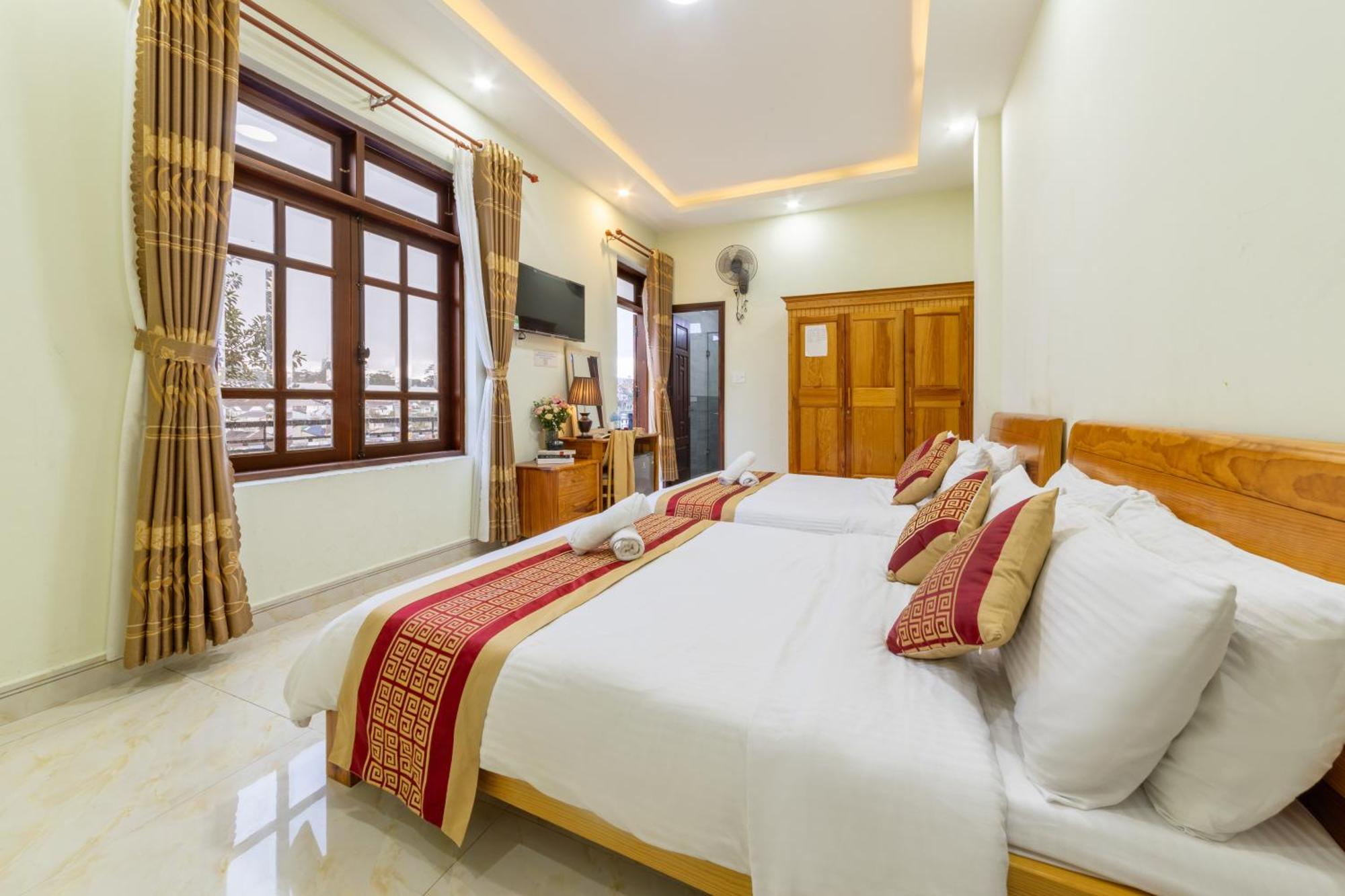 ホテル Xuan Truong Luxury Dalat エクステリア 写真